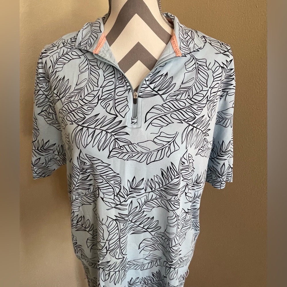 Caribbean Blue Pull Over - Front Zipper - Short Sleeve Shirt - Size: Medium - Picture 2 of 7